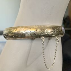 VINTAGE Gold Vermeil. & 925 Sterling Silver Etched Hinged Bangle Bracelet 7 1/4" Great Used Condition Weight 14.00 grams 
