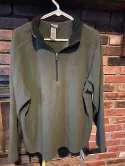 Champion Sweater Pull Over- Size Large