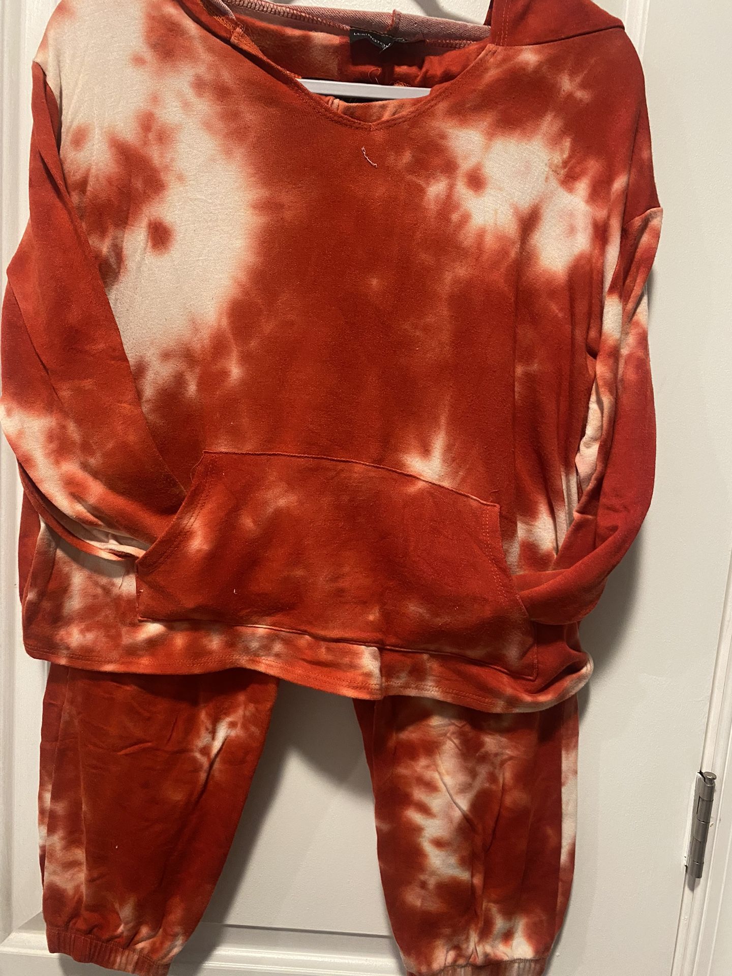 WOMENS DEEP RED HOODED JOGGER SET