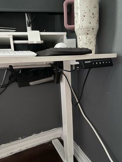 ErGear Height Adjustable Electric Standing Desk, 40 x 24 Inches Sit Stand up Desk, Memory Computer Home Office Desk, White