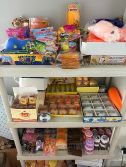 Sale of Squishys ask for the one you like the most (prices vary)