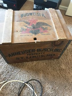 Antique Budweiser beer case 1976