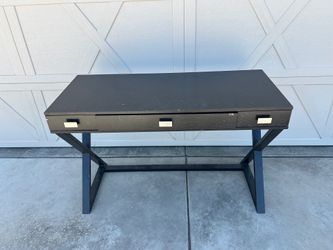 Black Desk