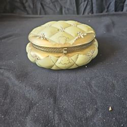 Antique Vintage HANDPAINTED TRINKET BOX w/ Metal Clasp