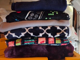 6 Blankets x $10