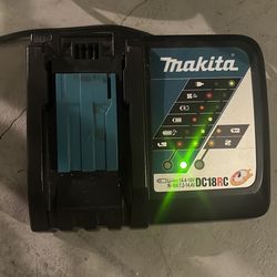 Makita Charger