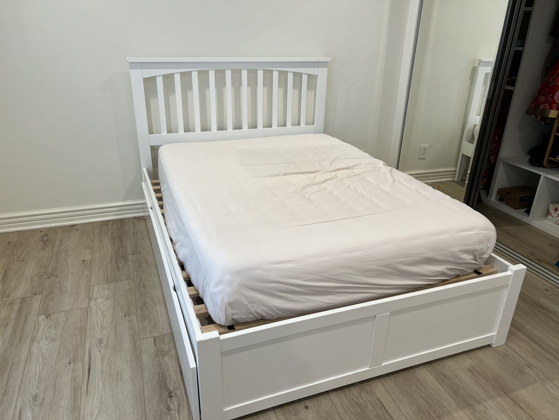 Full Bed with Twin Trundle