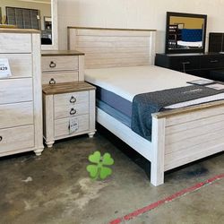 🍀WILLOWTON WHITEWASH PANEL BEDROOM SET/4-piece includes bed, dresser, mirror, and nightstand.

