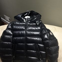 Youth Moncler Puffer (Boys 12)