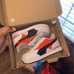 Size 8c Pumas Brand new 
