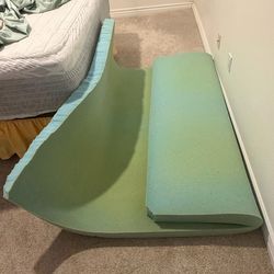3” thick Queen size memory foam topper.