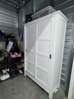 Wardrobe closet