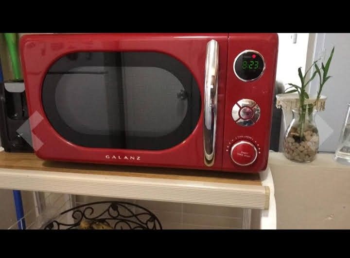 Microwave Galanz Retro/Vintage Oven, LED Lighting, Pull Handle Design, Child Lock