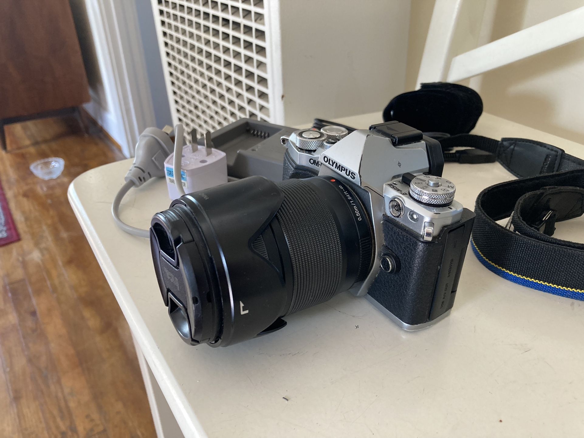 SALE - OLYMPUS OM-D EM5 II + LENS - $500