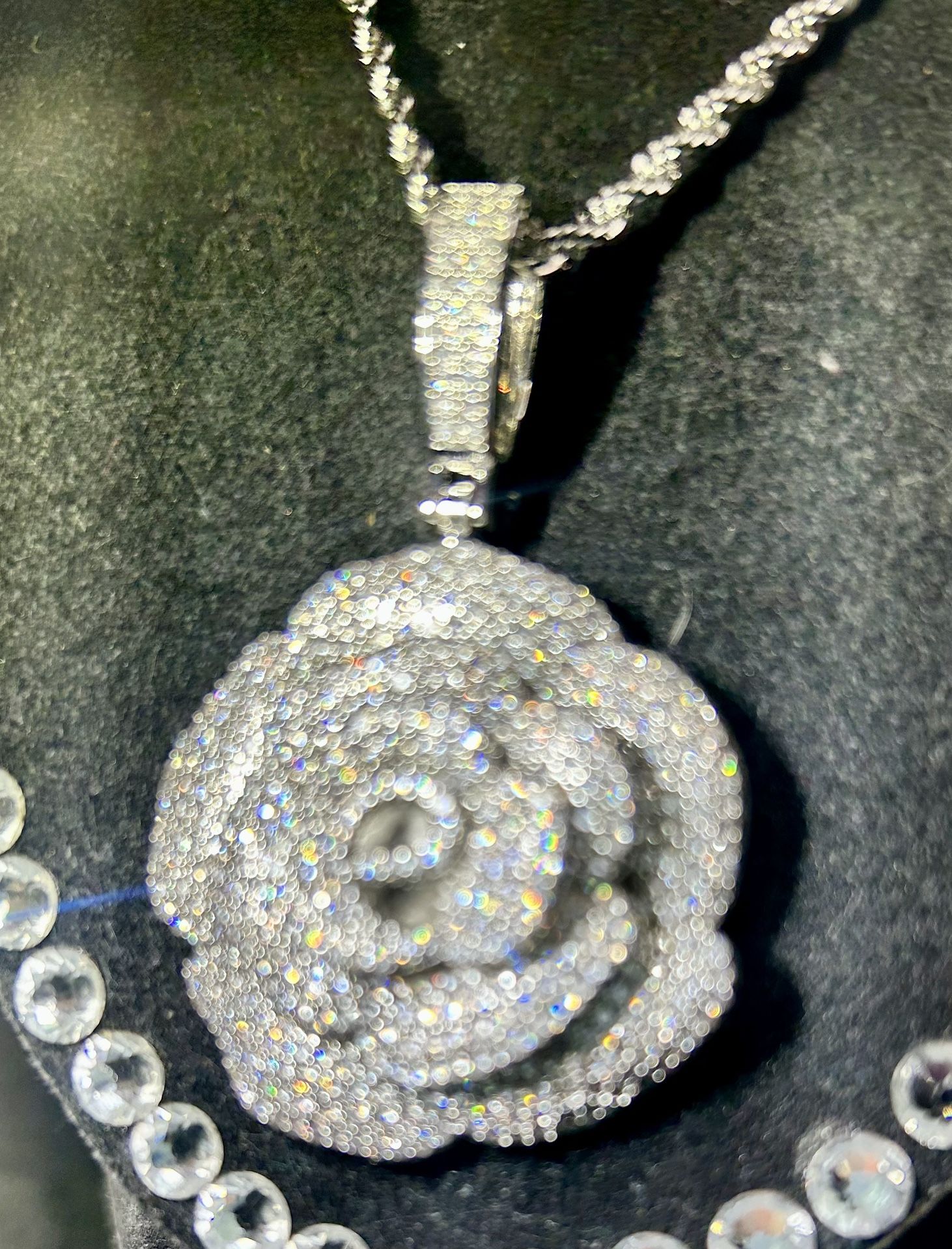 Stunning Rose Pendant W/ Chain
