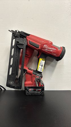 Milwaukee M18 FUEL Cordless Finish Nailer