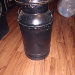 Vtg Farmhouse Metal Milk Jug