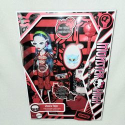 MATTEL MONSTER HIGH GHOULIA YELPS BOO-RIGINAL CREEPRODUCTION ZOMBIE DOLL WITH PET