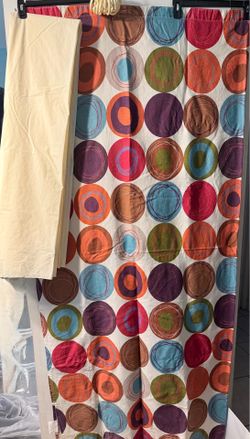 Shower curtain, plastic liner and 12 shower rings