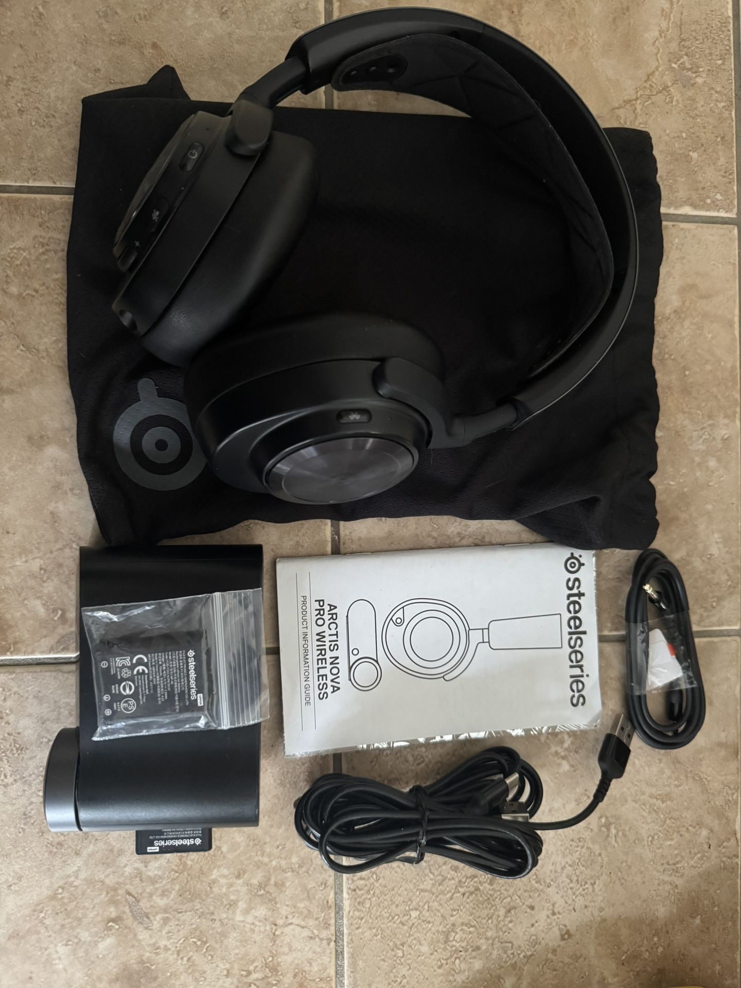 SteelSeries - Arctis Nova Pro Wireless And Astro A20