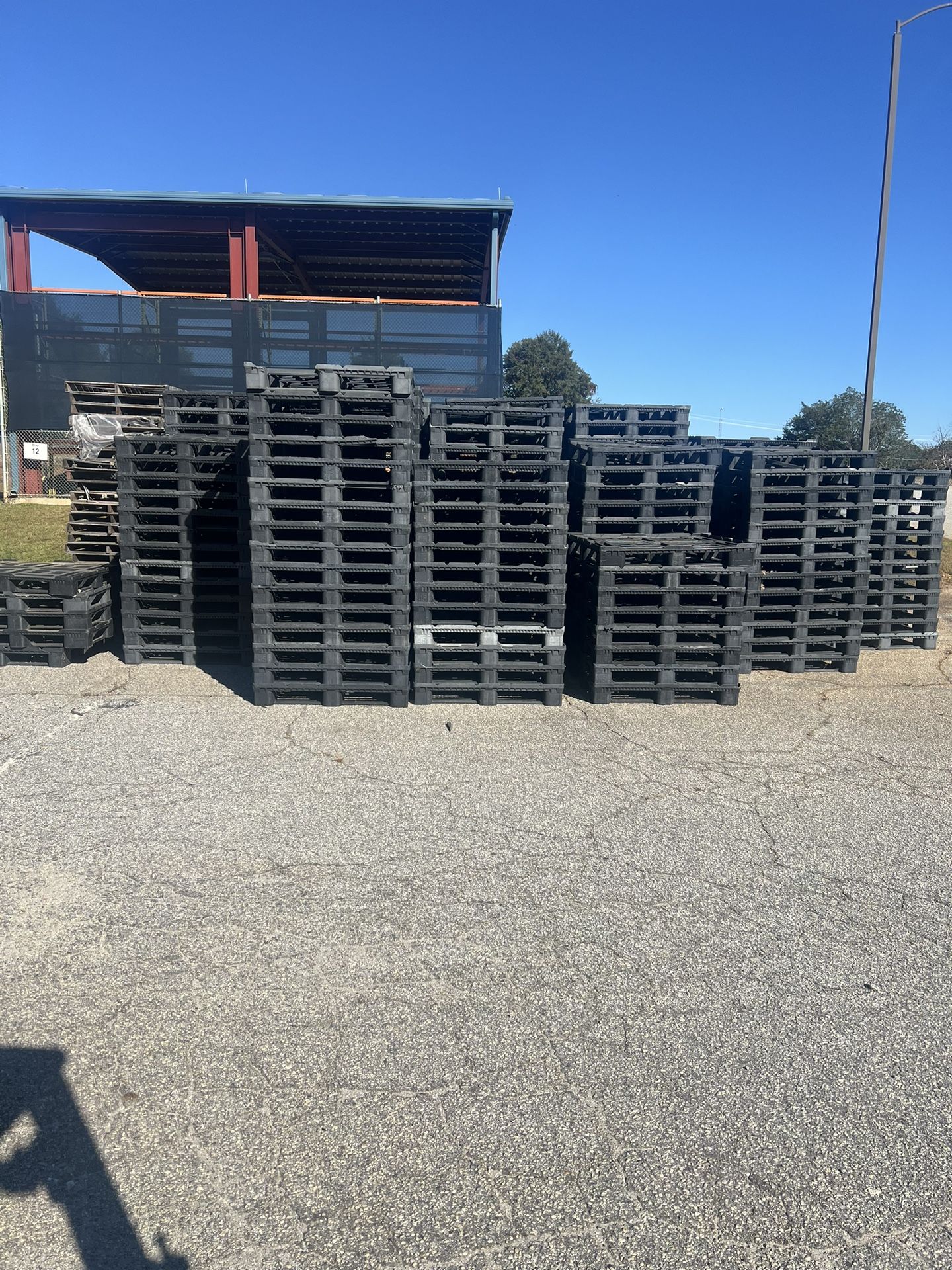 Wood And Plastic Pallets