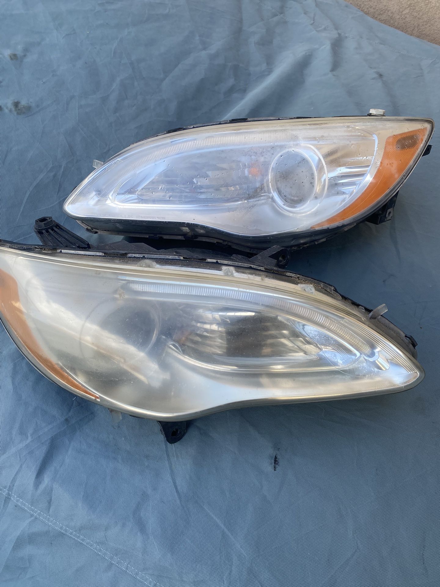 2011-2014 OEM Chrysler 200 Headlights With Bulbs