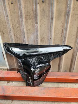 2025-2026 Buick Enclave Headlight Passenger Side Used Oem