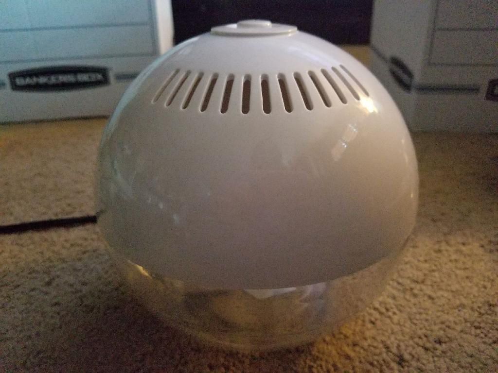 Aroma Globe Humidifier- almost new $69 retail