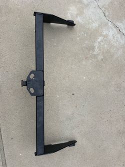 Trailer hitch receiver for minivan