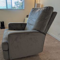 Reclinable Couch 