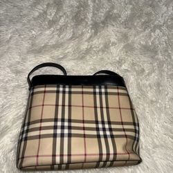 Medium Burberry Tote