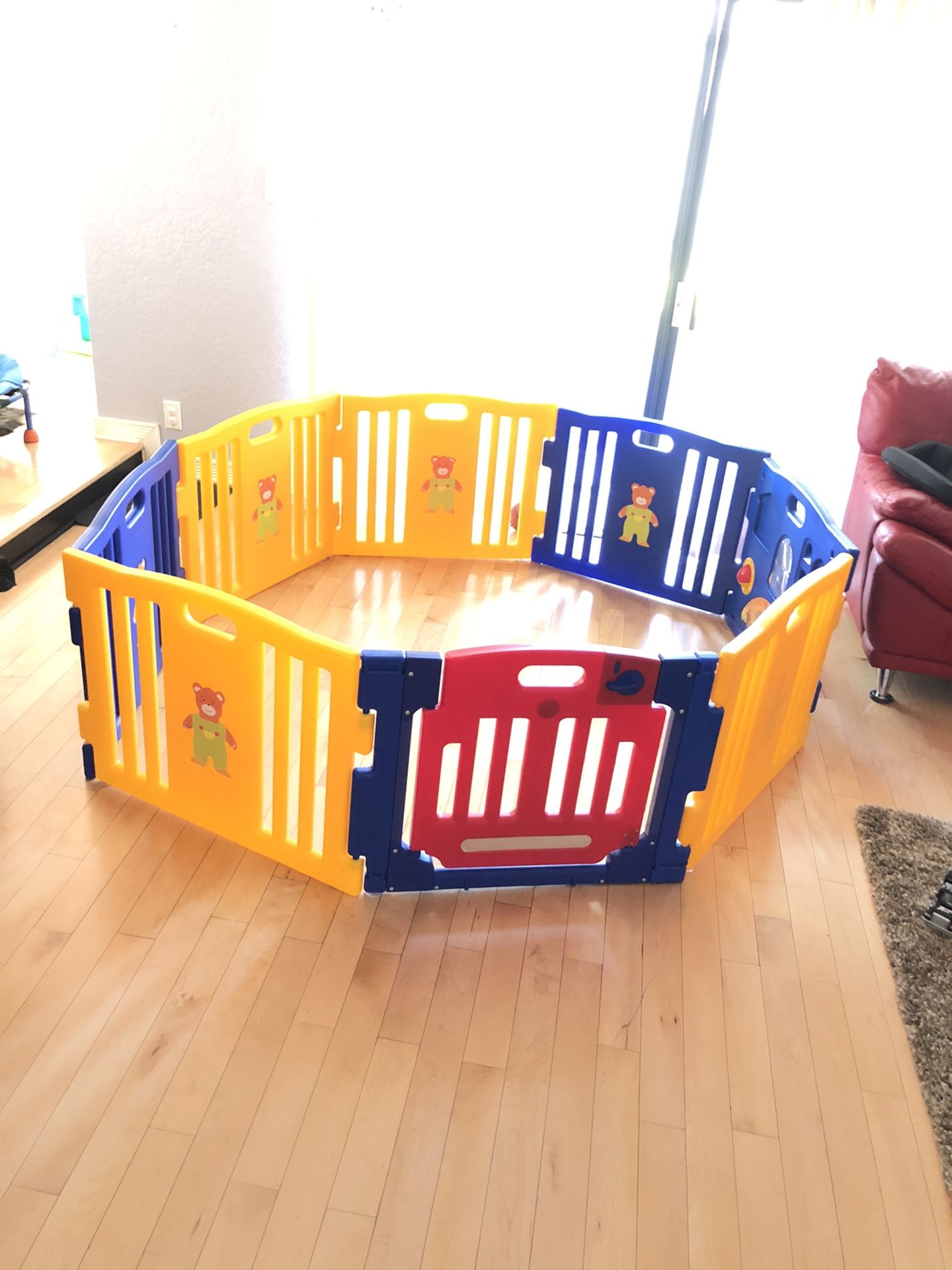 Kids connect play pen with a lot of toys
