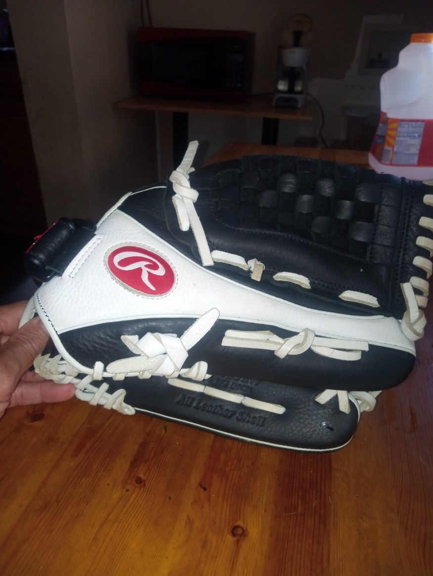 Baseball Glove 