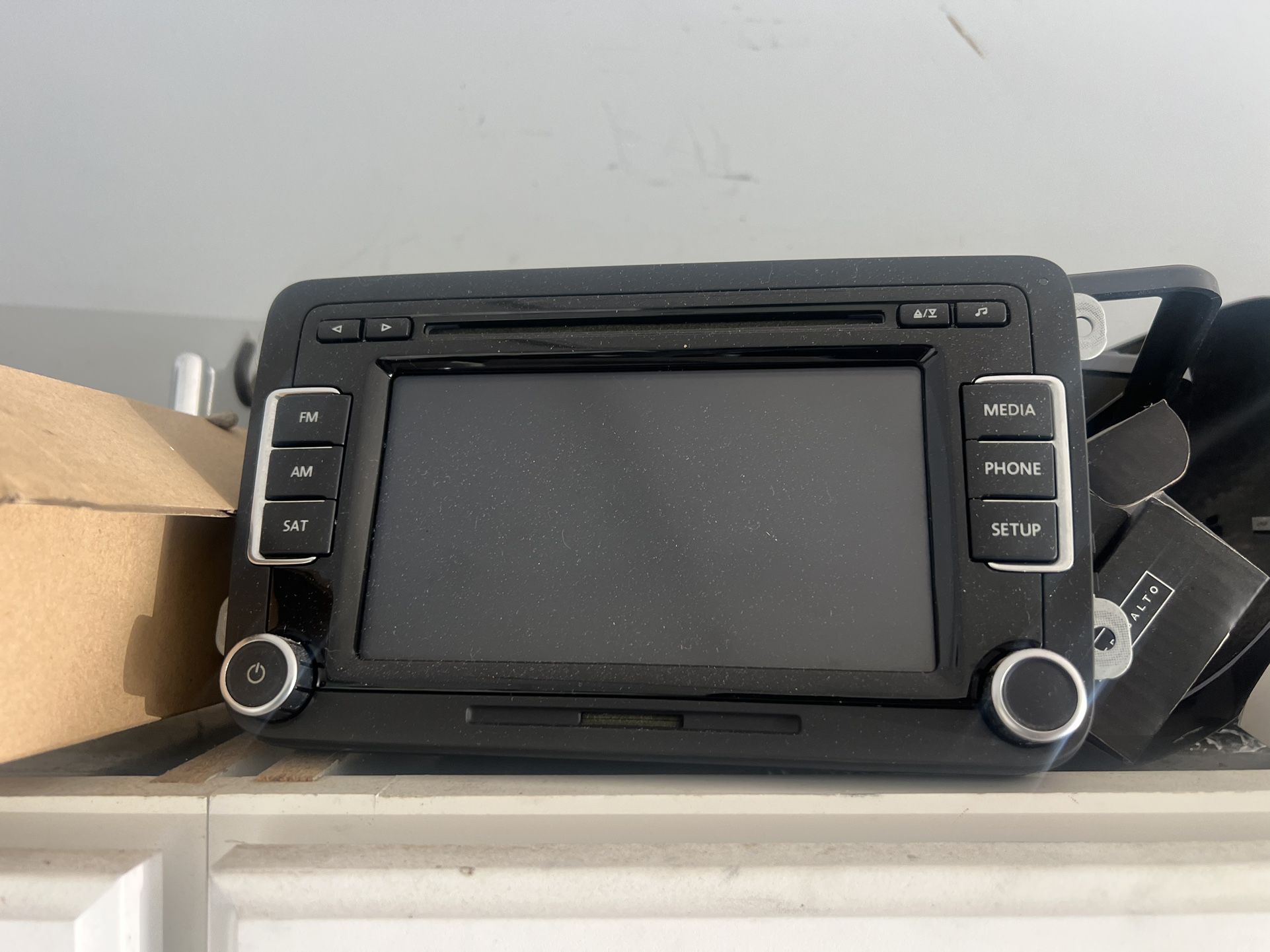 Came Out Of 2012 Volkswagon Passat Works Perfect No Gps