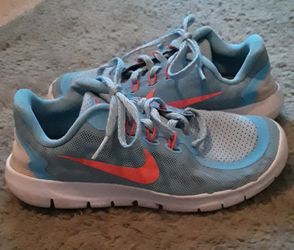 Girls Nike size 2.5