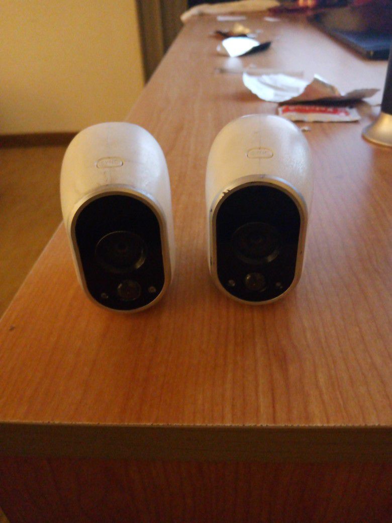 2 Netgear Arlo Cameras