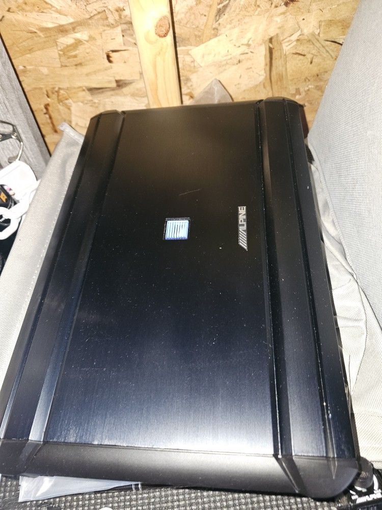 Alpine Mono Amplifier