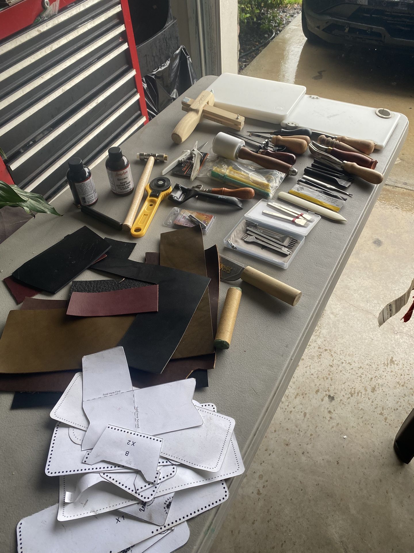 Leather Crafting Tools And Supplies