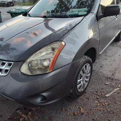 Nissan Rogue Select 2014