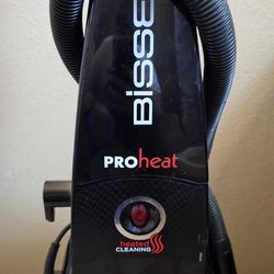Bissell full size carpet cleaner. Works great