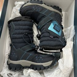 New In Box Amazing Geox Boots Kids