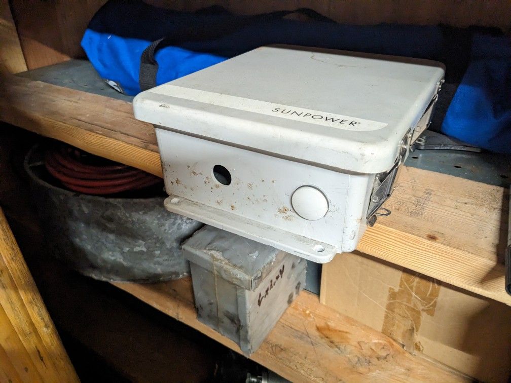SUNPOWER MONITORING SYSTEM CONTROLLER ASSEMBLY BOX & SMS-PV20R1 PV SUPERVISOR