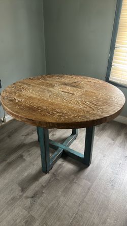 Round table 4 foot