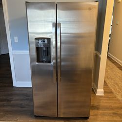 GE 25.3 Cubic Feet Side-by-Side Refrigerator