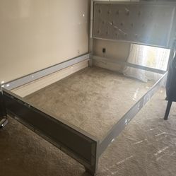 Brand New Bedroom Set !
