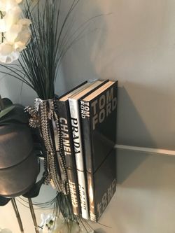 Decor Books