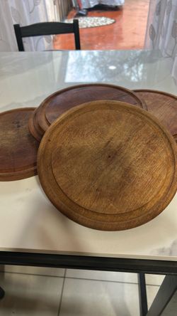 Round Wooden plates