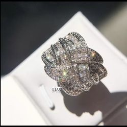 New 18k White Gold Wedding Ring 