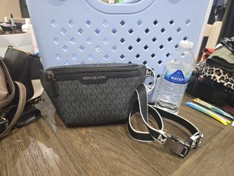Mk purse