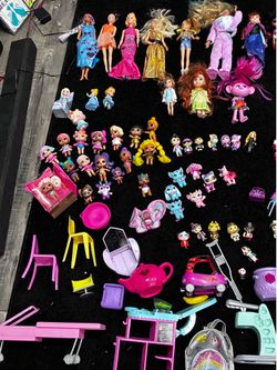 Barbies everything for 60